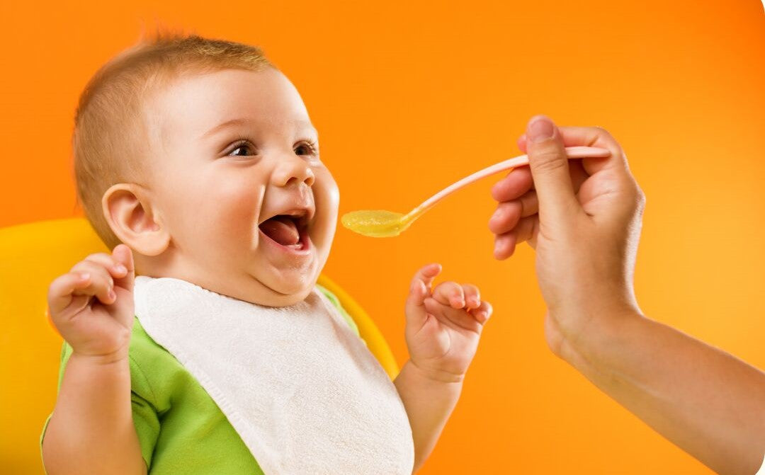 How to Start Solids for Your Baby: A Simple Guide for Modern Parents